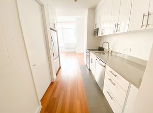 606 42nd St #809, New York, NY 10036