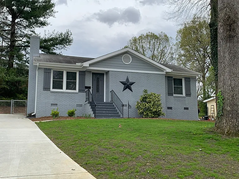 3509 Sargeant Dr — Photo 2