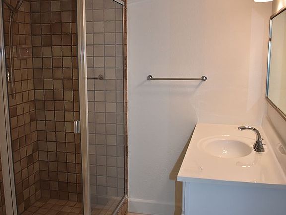 5th image of 707 Orange Ave Unit 1D