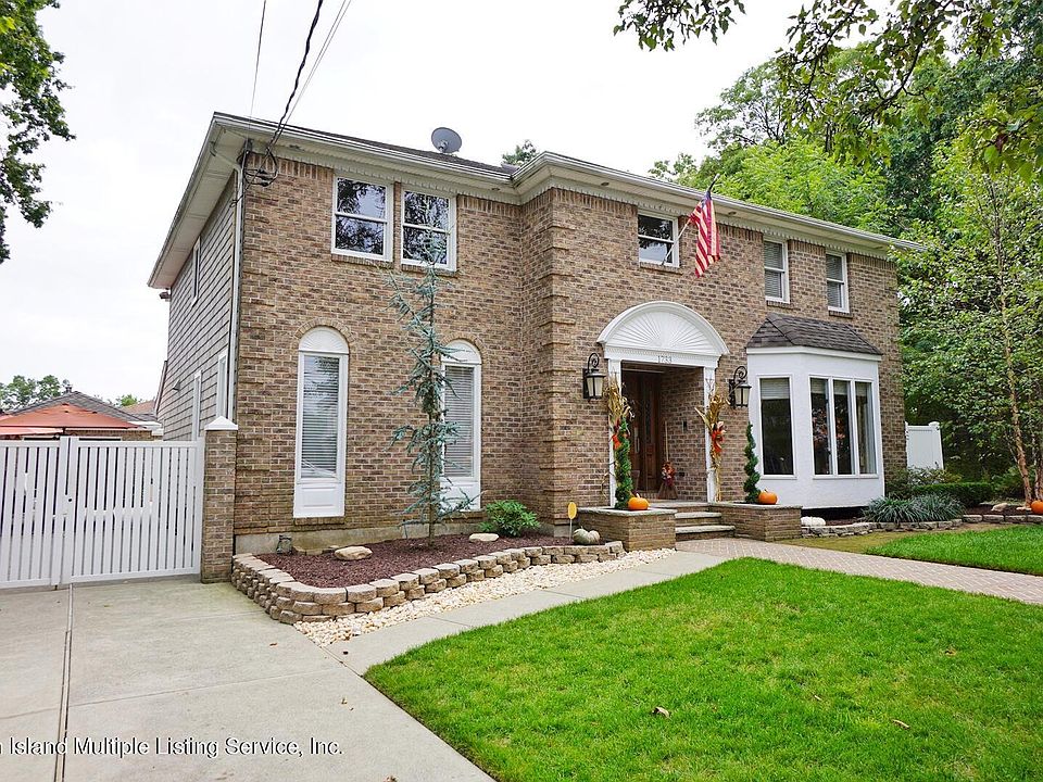 1st image of 1733 Carlton Ave