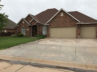 3220 Willow Lake Ln, Enid, OK 73703