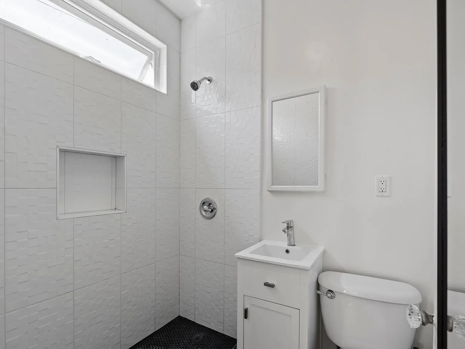 800 Lucile Ave — Photo 3