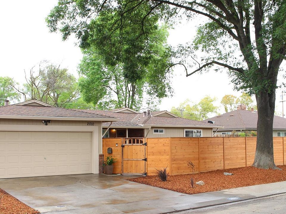 1st image of 2010 La Villa Rose Ct
