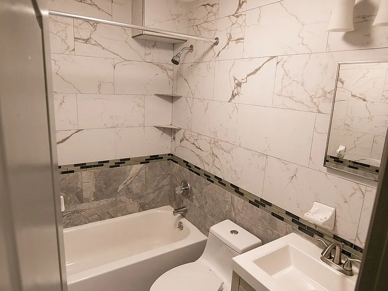 608 Allen St — Photo 35