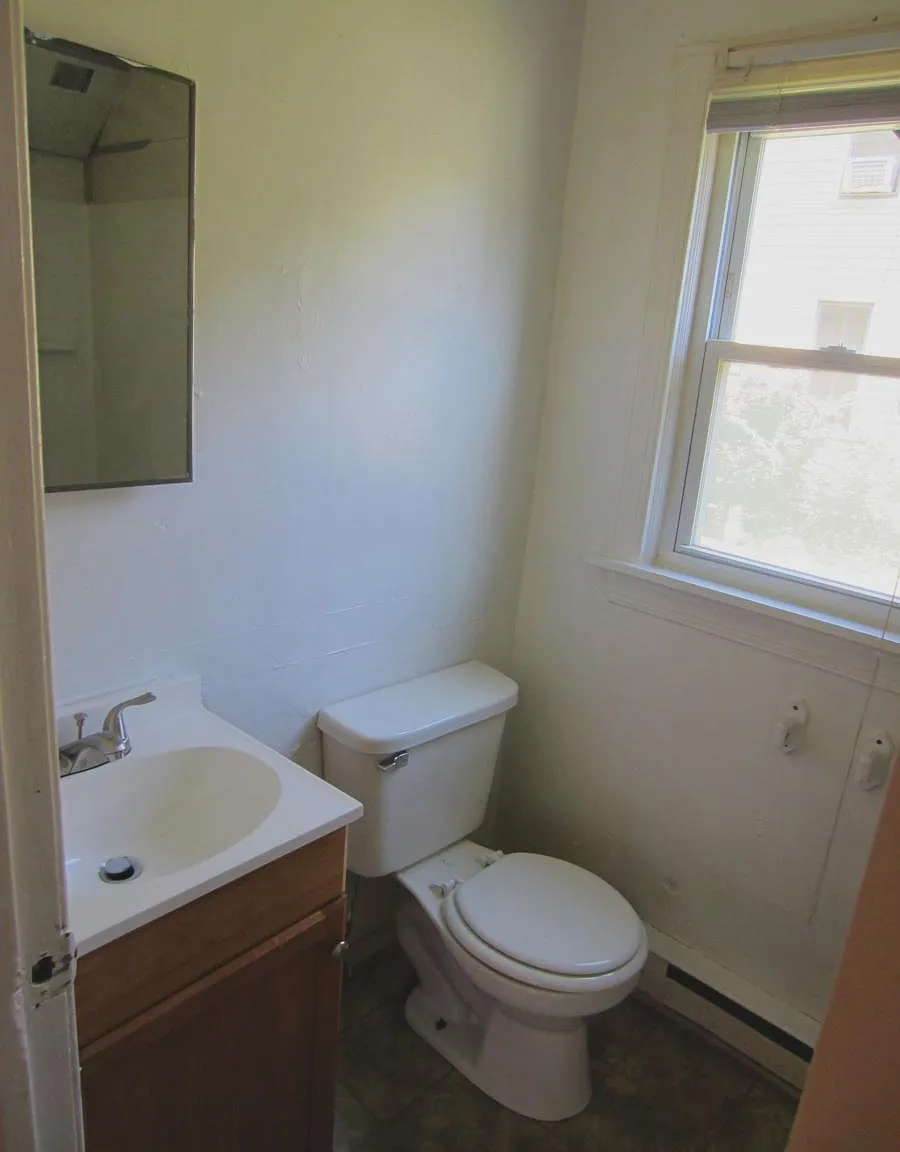 3 bed, 1200 sqft, $1,475 — Photo 4