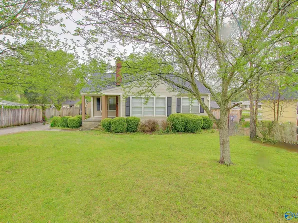 924 College St, Moulton, AL 35650
