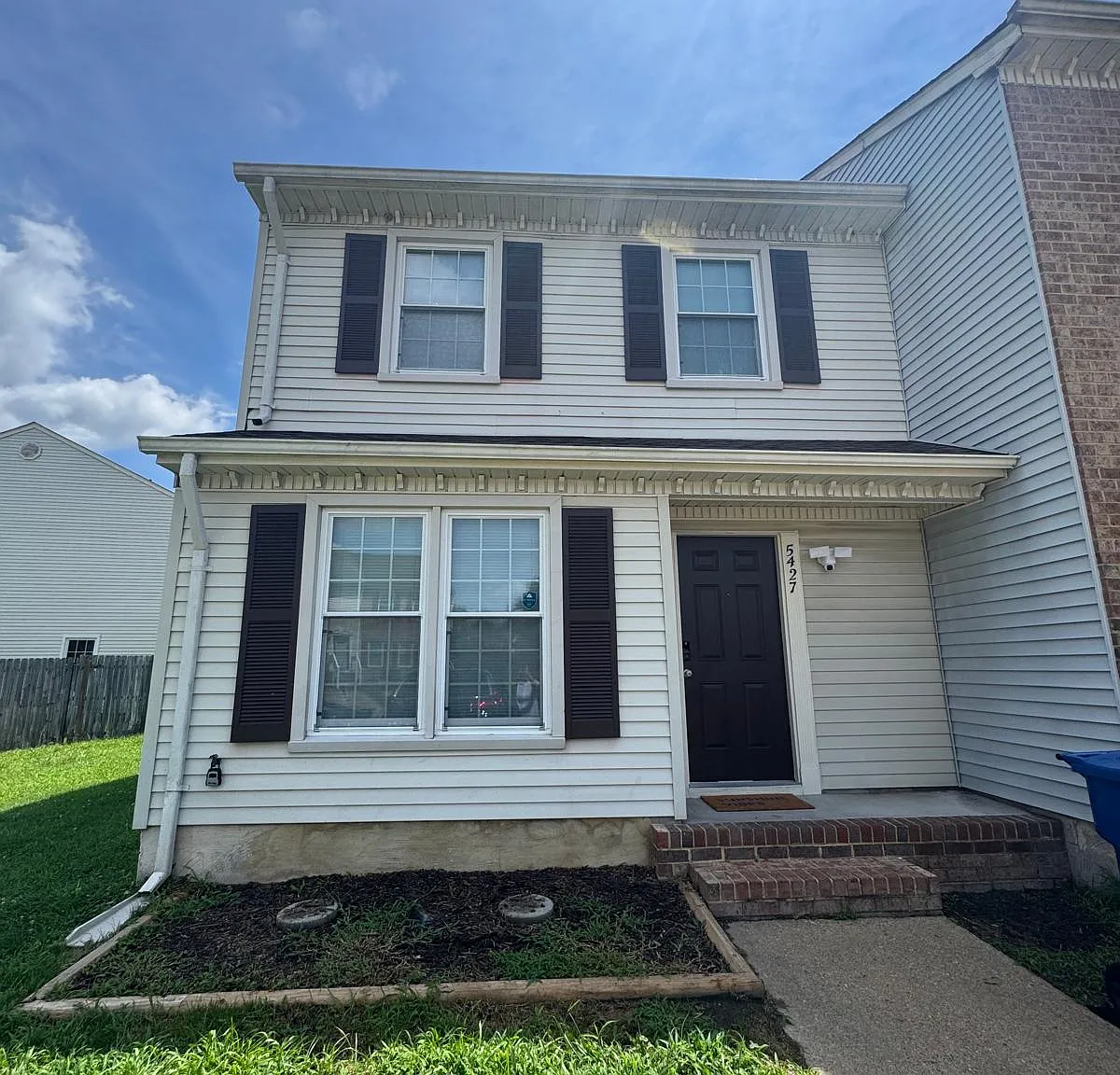 3 bed, 2.5 bath, 1384 sqft, $2,800 — Photo 1