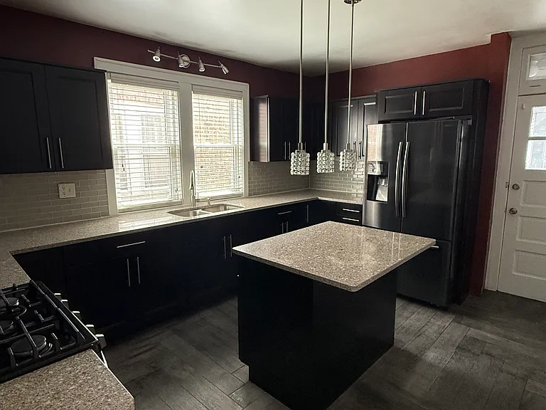 1822 Ridgeland Ave #2 — Photo 2
