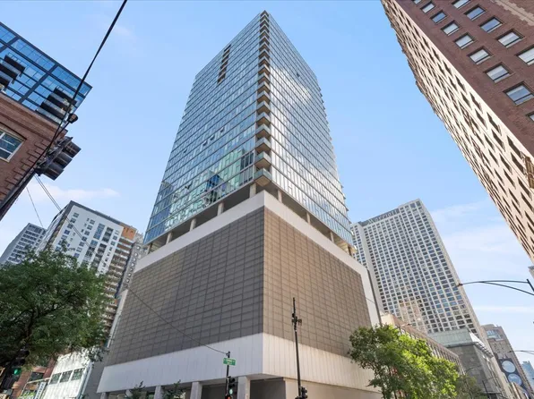 550 N Saint Clair St APT 1302, Chicago, IL 60611