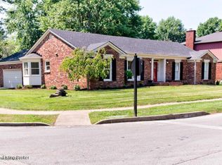 5914 Apache Rd, Indian Hills, KY 40207