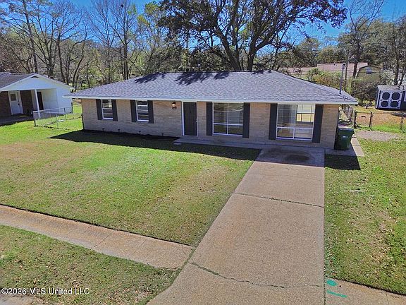 2nd image of 15825 Waycross Dr