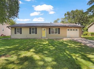1054 Catalina Dr, Edwardsville, IL 62025