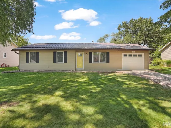 1054 Catalina Dr, Edwardsville, IL 62025