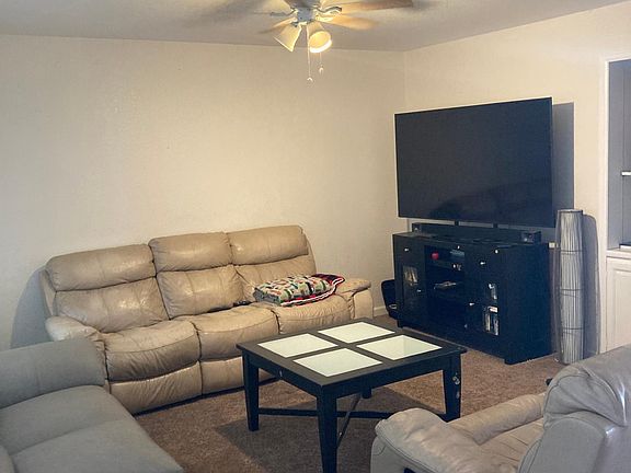 3rd image of 180 Calabria Dr