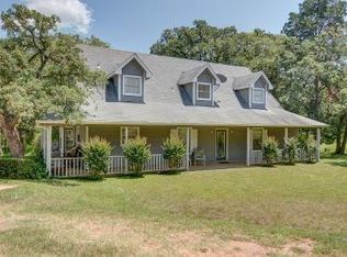153 Ironstone Rd, Smithville, TX 78957