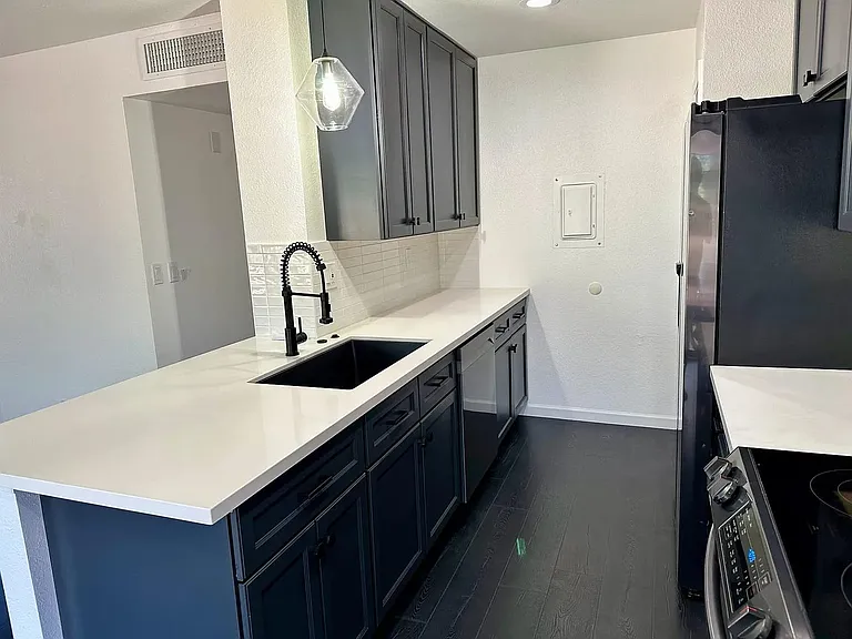 826 E Eugie Ave — Photo 18