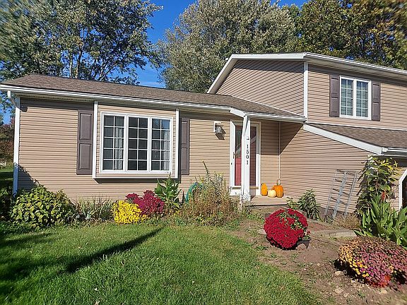 4th image of 1501 Carriage Hill Dr