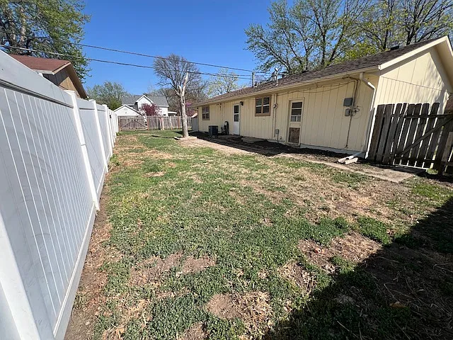 5240 Colby St — Photo 14