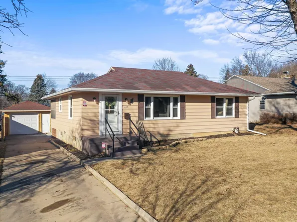 917 17th Ave NE, Rochester, MN 55906