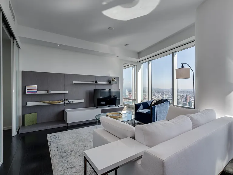1151 Georgia St W #6001 — Photo 2