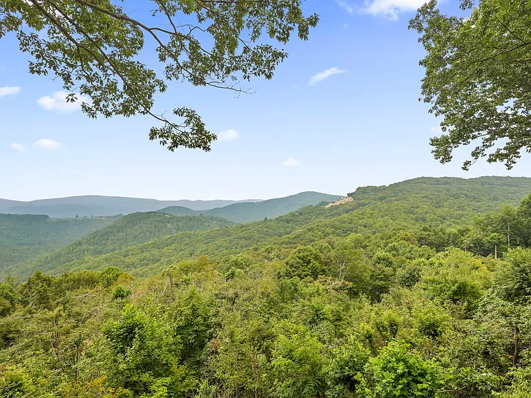 820 Pine Ridge Rd — Photo 20