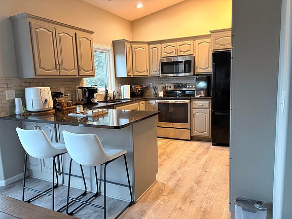 2nd image of 445 Eagle Cir