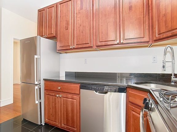 4th image of 141 W 80th St APT 3F