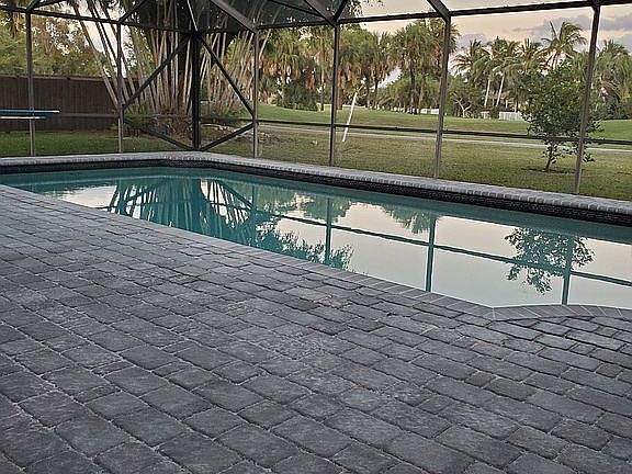 5th image of 3133 Lakeview Dr