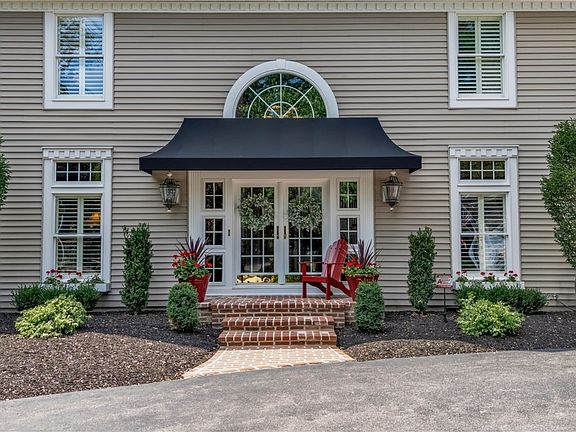 2nd image of 163 Roxbury Park