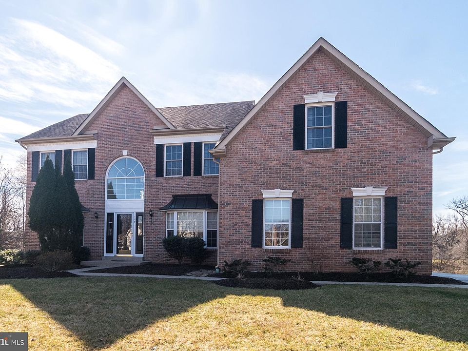 1st image of 129 Raven Hollow Dr