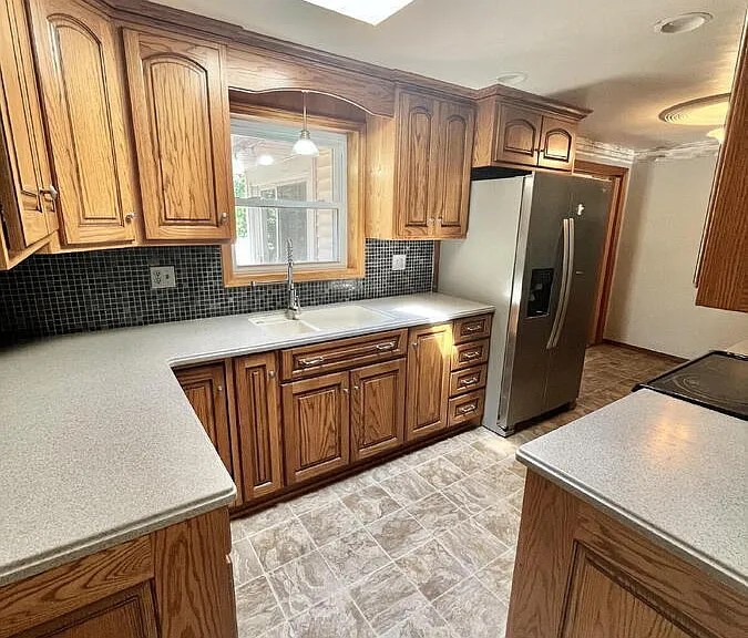 2204 Bainbridge Rd — Photo 5
