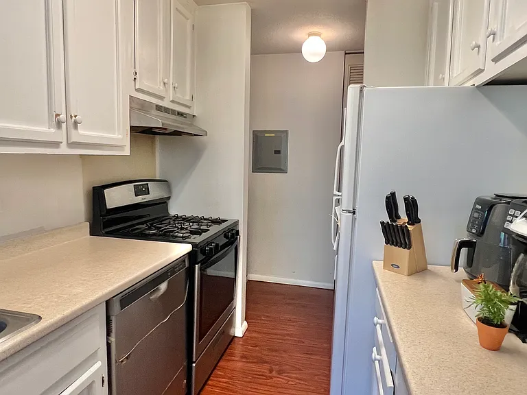 2 Shrewsbury Green Dr #I — Photo 6