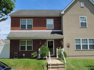 3718 Merrick Rd, Philadelphia, PA 19129