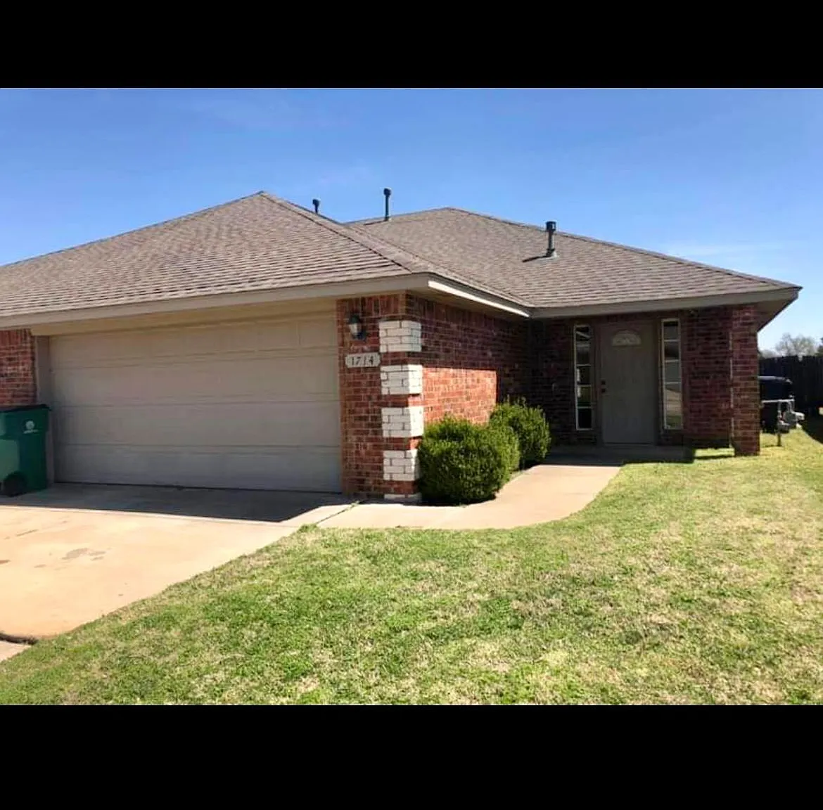 1712 W Palm Pl — Photo 1