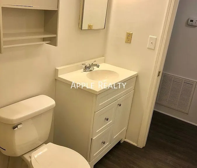 1025 Klyce St #3 — Photo 6