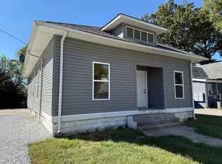 810 N Monroe St, Marion, IL 62959
