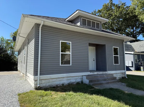 810 N Monroe St, Marion, IL 62959