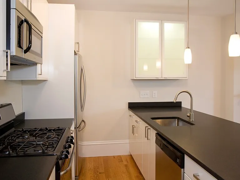 680 Massachusetts Ave #4 — Photo 2