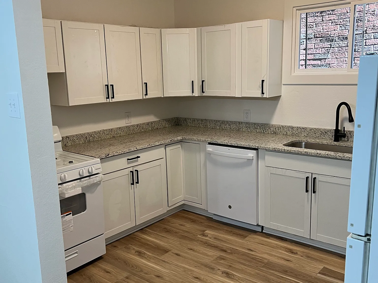 338 S Bouquet St — Photo 3