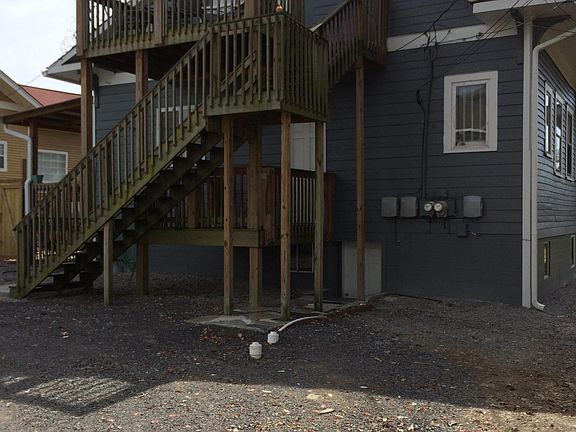 2nd Floor Unit- private rear alley access