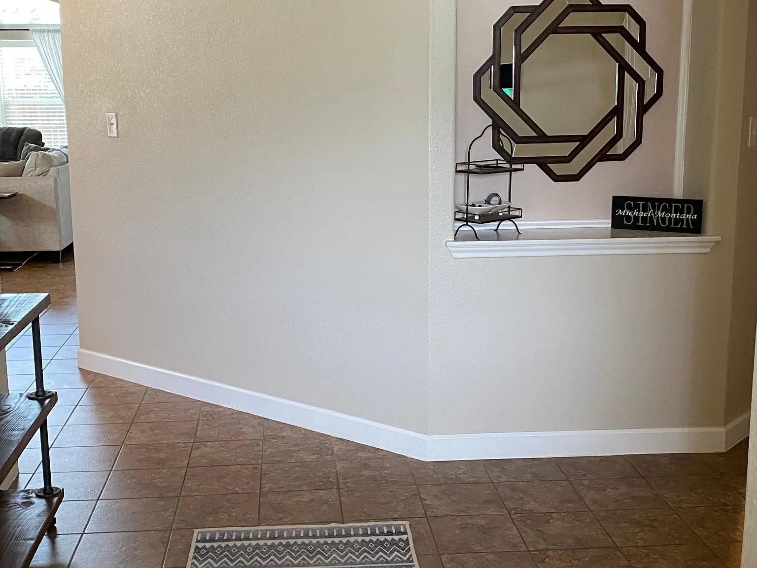 4 bed, 1965 sqft, $2,095 — Photo 2