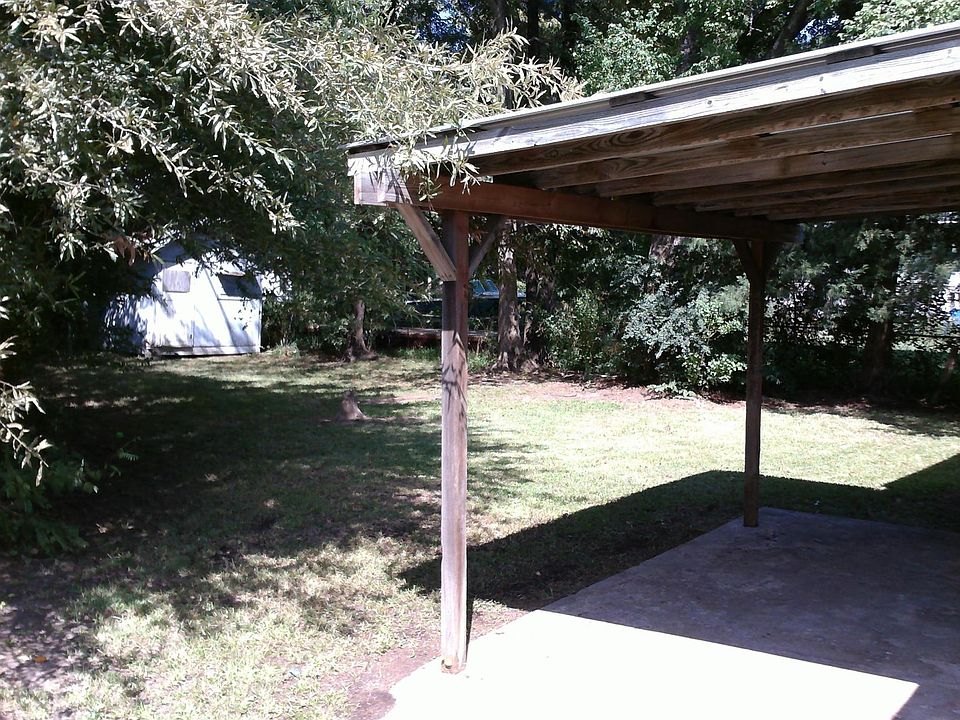2nd image of 108 Woodrow St