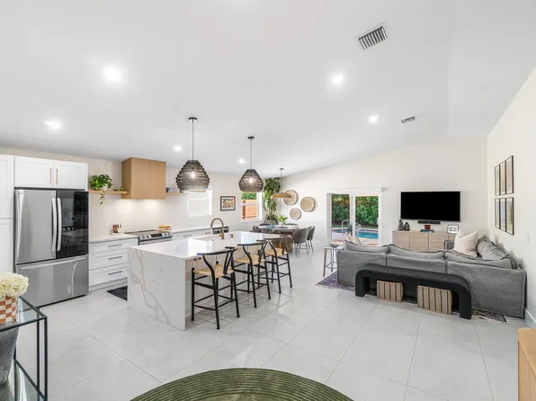 4020 NW 2nd Court, Delray Beach, FL 33445