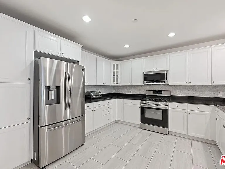 1522 Amherst Ave #101 — Photo 16