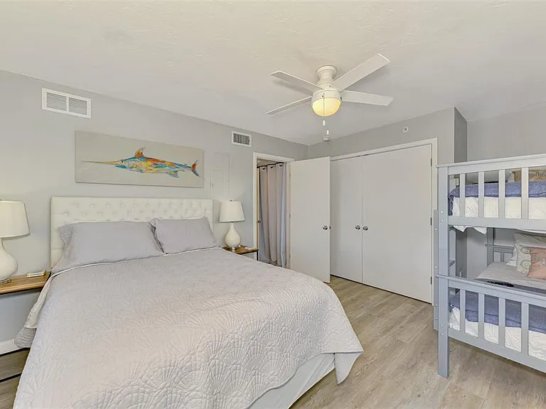 2400 N Beach Rd #17 — Photo 29