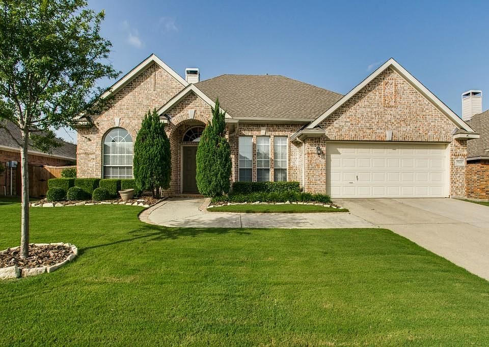 1st image of 7905 Goldfinch Dr