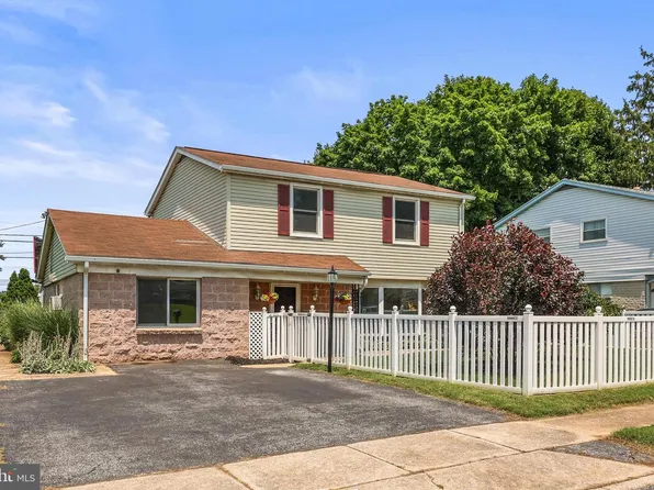 975 Marbrook Ln, York, PA 17404