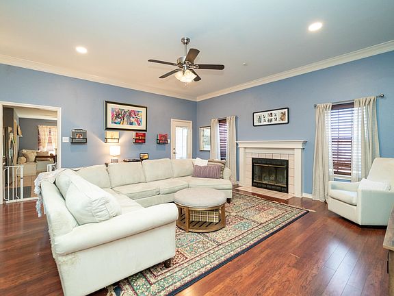 5th image of 3819 Fern Ridge Dr