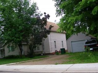 512 4th St, Welcome, MN 56181