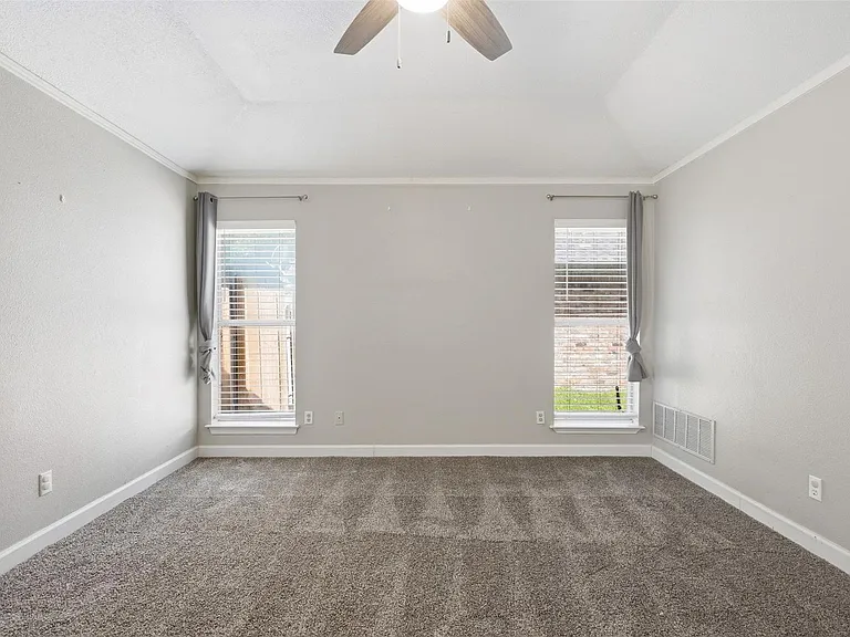 410 Roundabout Dr — Photo 19